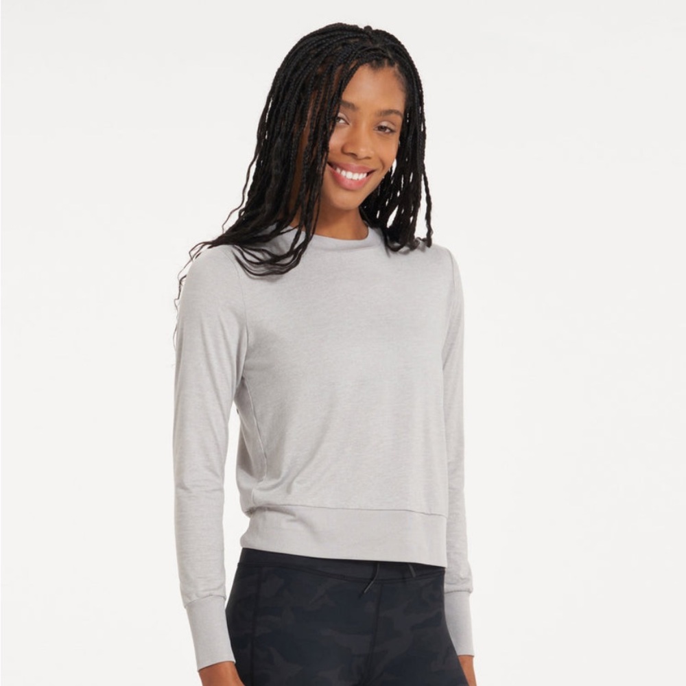 Vuori daydream crew performance top, light heather gray, small